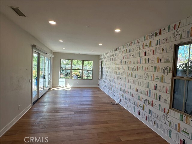 Building Photo - 45 Skyward