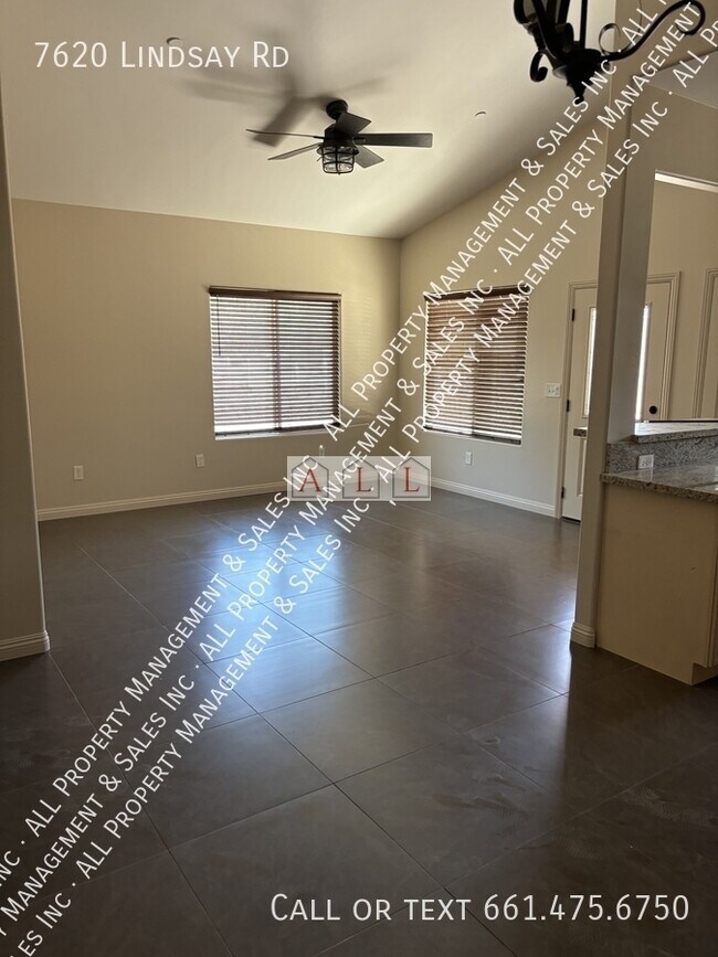 Foto del edificio - 7620 Lindsay Rd