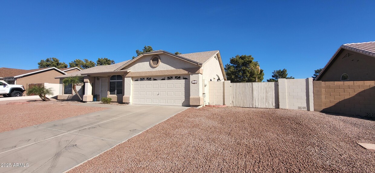 Foto principal - 963 N Hillridge