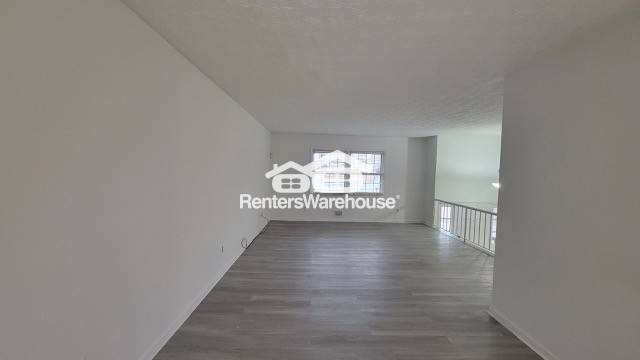 Foto del edificio - 3530 Morning Creek Dr