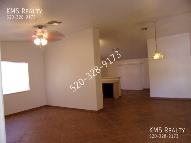 Building Photo - 2960 W Ring Tail Dr