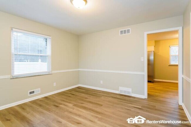 Building Photo - PRICE DROP!!! HUGE & Completely Renovated ...
