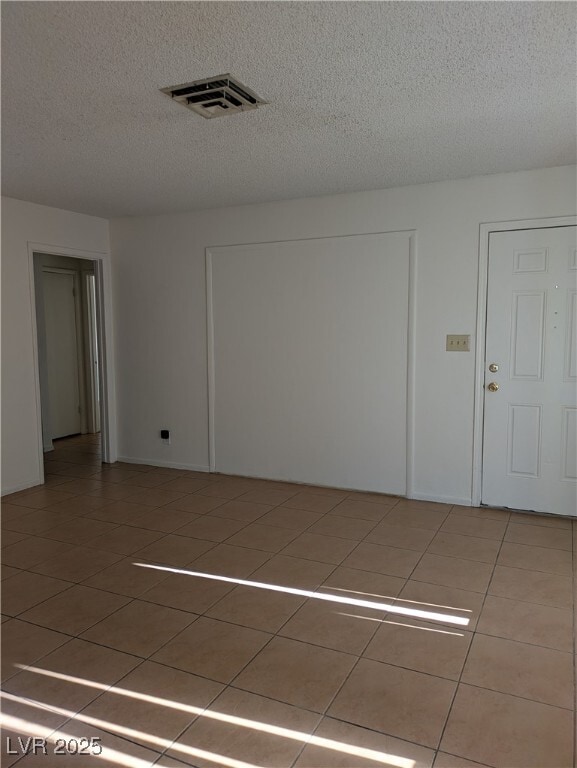 Building Photo - 7049 Sylvan Oak Dr