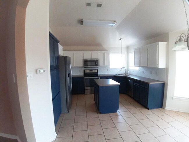 Building Photo - 3608 Dewitt County Ct