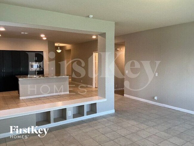 Foto del edificio - 11913 Rustling Oaks Dr