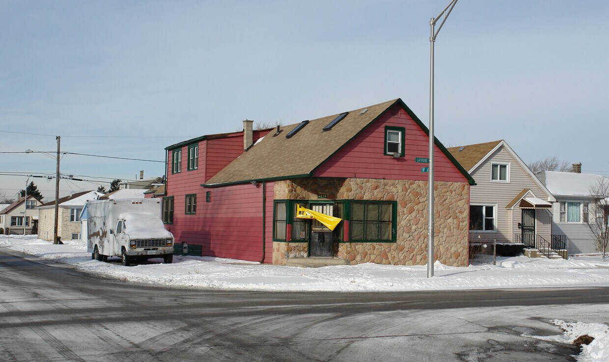 Primary Photo - 4958 S Latrobe Ave