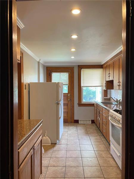 Foto del edificio - 7308 McClure Ave