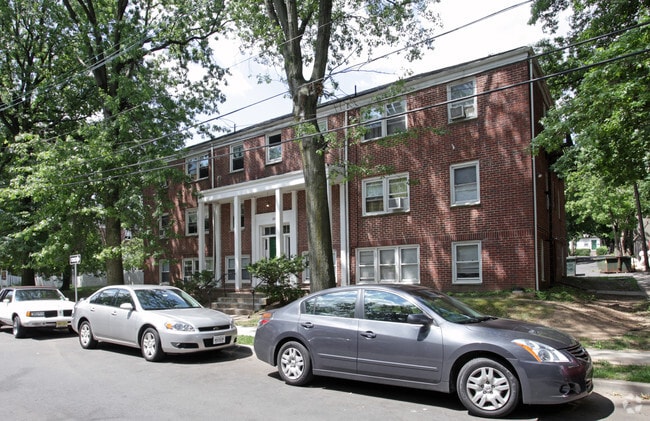 Building Photo - Williams Court Apartment