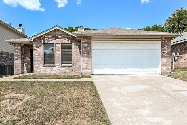 Building Photo - 5213 Bedfordshire Dr