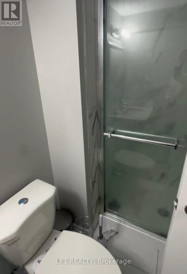 Photo du bâtiment - 40 Gladstone Square