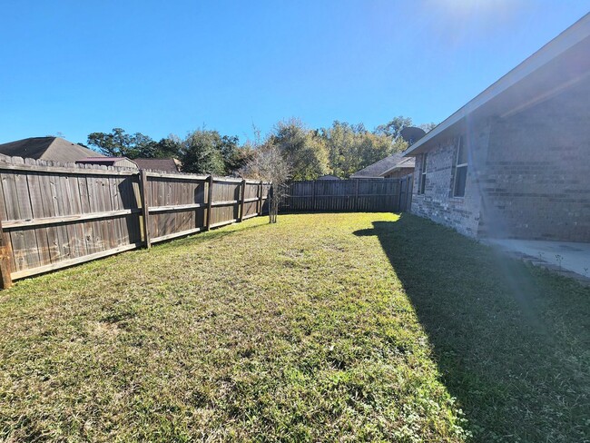 Building Photo - 3/2 Home available in Foley