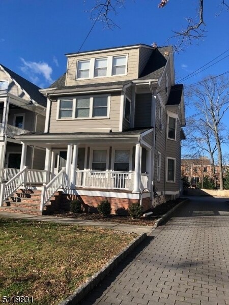 Primary Photo - 16 Summit Ave