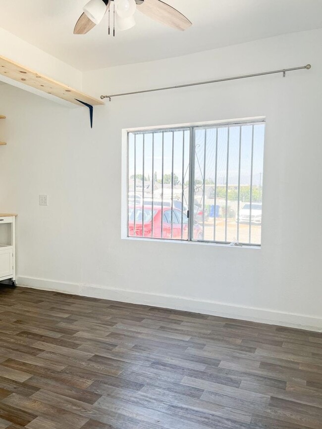 Foto del edificio - 2815 1st St