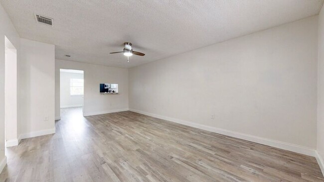Building Photo - 5305 N Boulevard