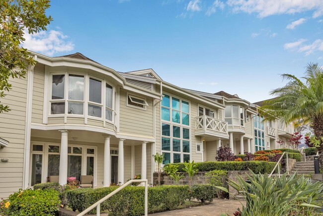 Building Photo - Spacious Upcountry Townhome with Ocean Vie...