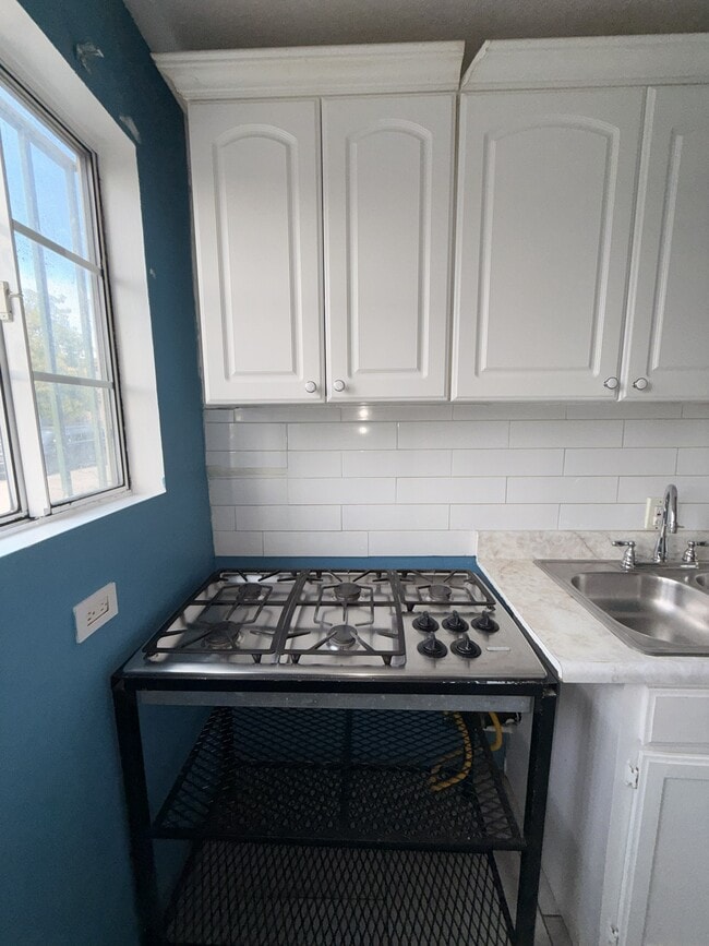 Cocina - 652 W 97th St