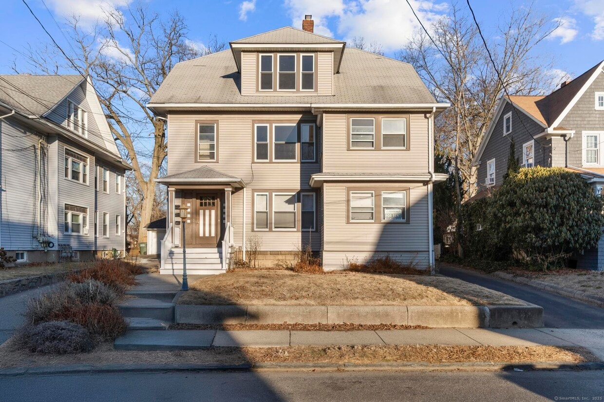 Foto principal - 68 Woodland Ave