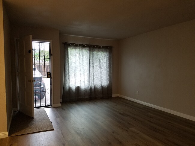 Living Room - 1181 Persimmon Ave