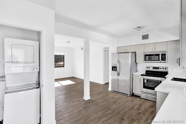 Building Photo - 4204 SW 14th St