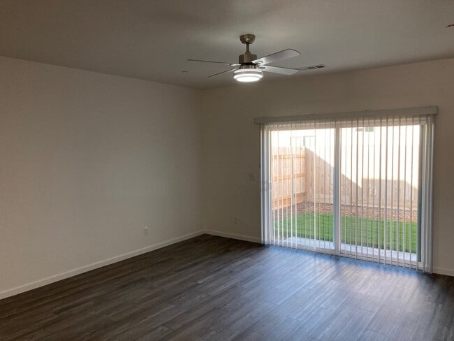 Front room - 3924 S Burke St