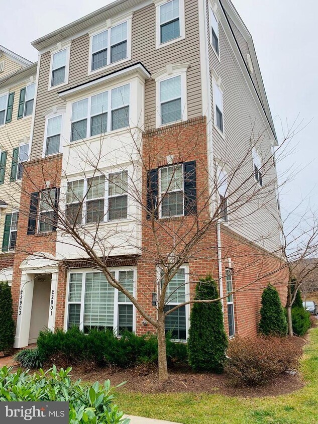 22901 Spicebush Dr, CLARKSBURG, MD 20871 Townhome Rentals in