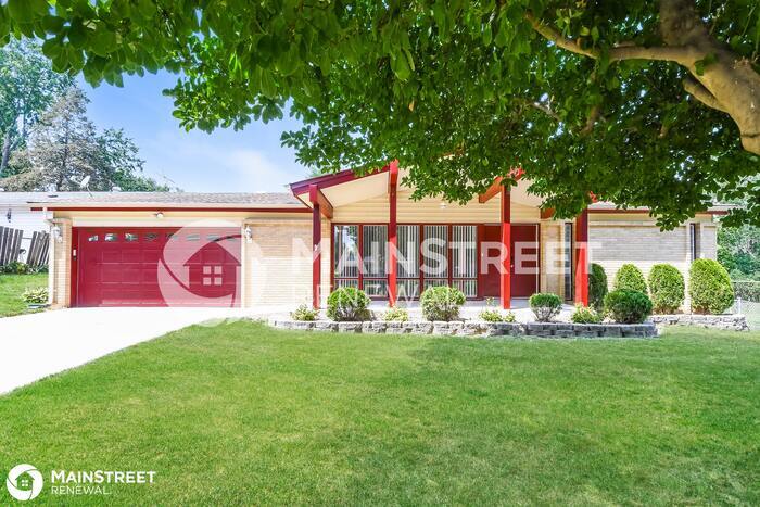 Primary Photo - 1765 TALISMAN LN, ST LOUIS, MO 63138