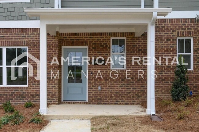 Building Photo - Modern Elegance at Unali Townes!