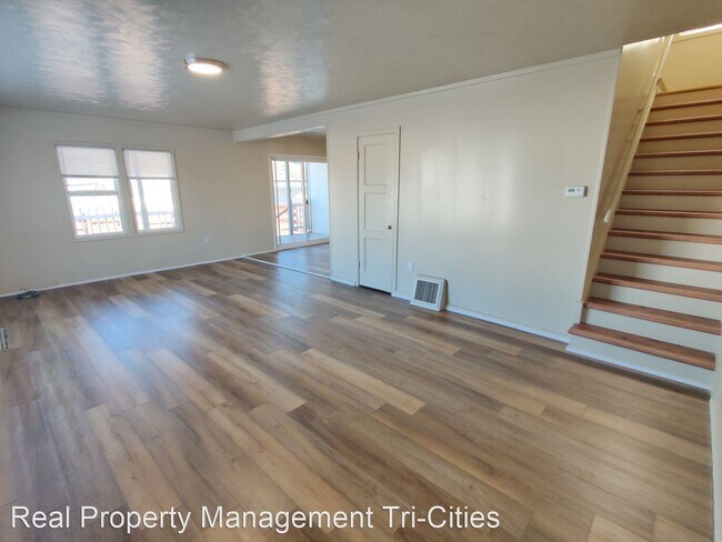 Foto del edificio - 4 br, 2 bath House - 85 Symons Dr
