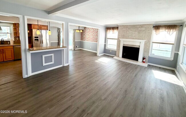 Foto del edificio - 70 Village Dr