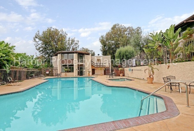 Building Photo - 344 S Miraleste Dr