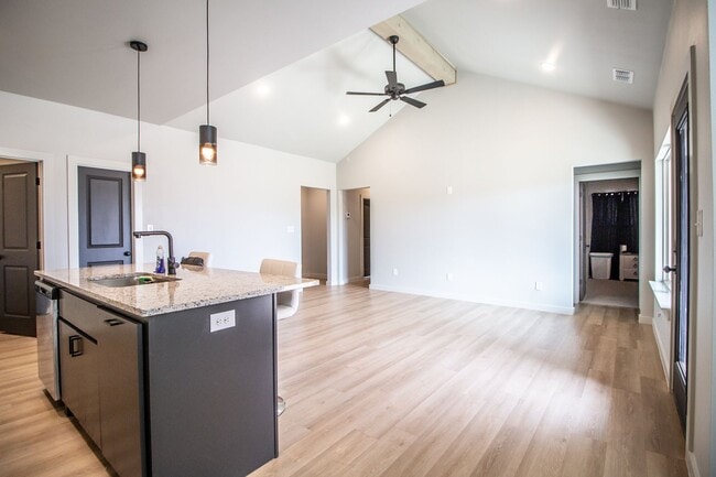 Foto del edificio - 3/2 New Construction Modern House - $1,999...