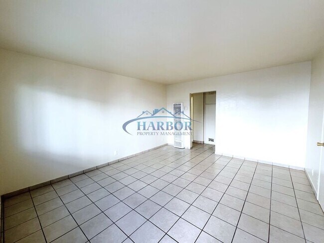 Foto del edificio - 22728 Harvard Blvd