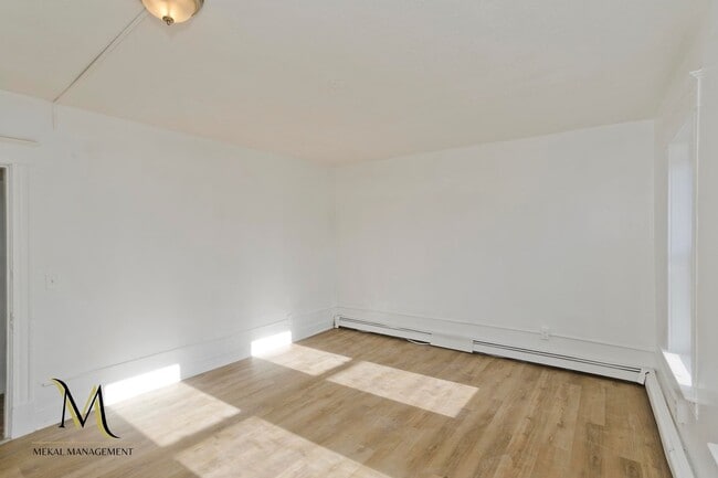 Building Photo - 528-532 Union Street