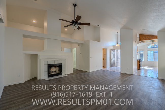 Building Photo - Beautiful Antelope Home - Available Now!