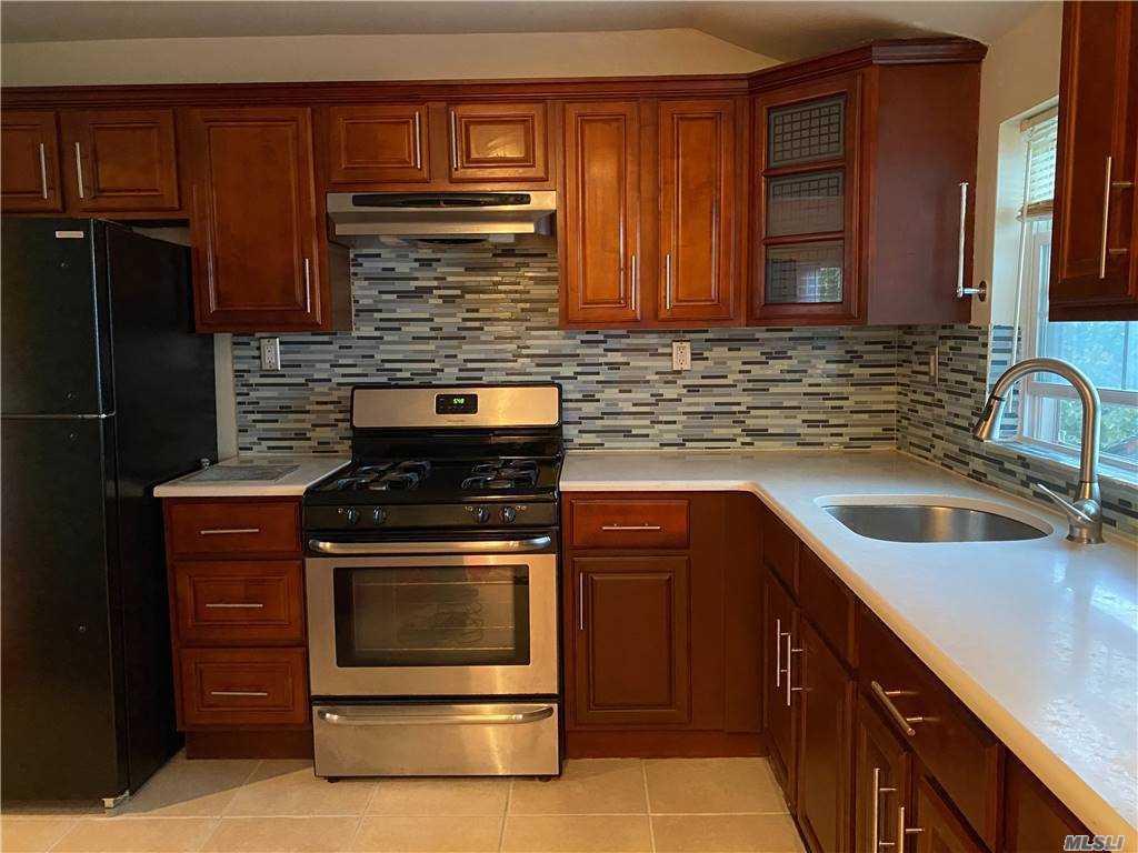 Foto principal - 105-22 Princeton St