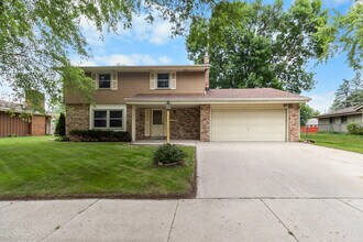 1412 Cottonwood Dr