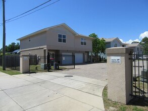 Building Photo - 2416 Astrid Ln