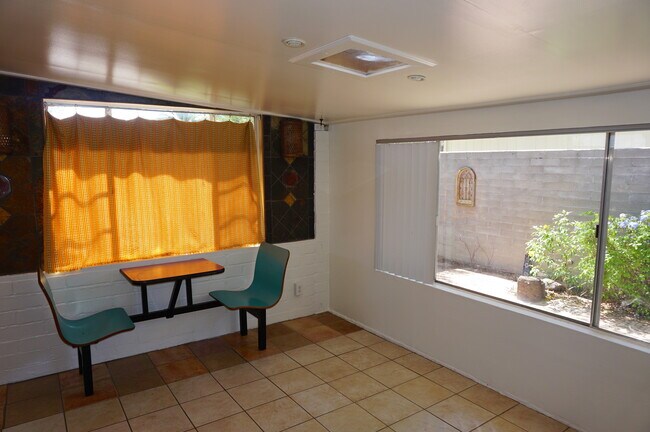 Foto del edificio - 3009 N Richey Blvd