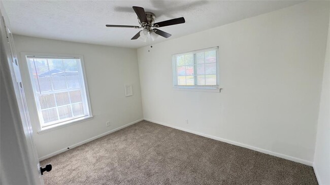 Foto del edificio - 3910 Englewood St