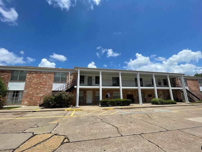 Foto del edificio - Move-In Ready and Waiting For You!