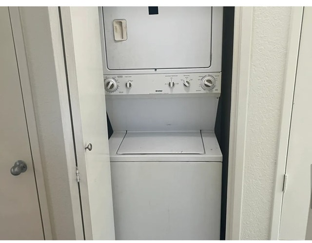 Foto del edificio - 455 Cherry Ln