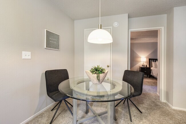 Cove - Comedor - Marina Village West