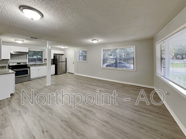 Foto del edificio - 1218 E Bougainvillea Ave