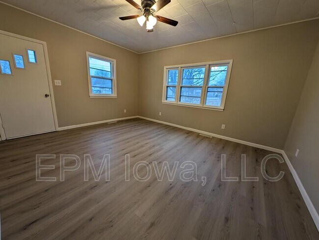 Foto del edificio - 301 6th Ave SE
