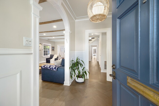 Foto del edificio - 6441 Moore Dr