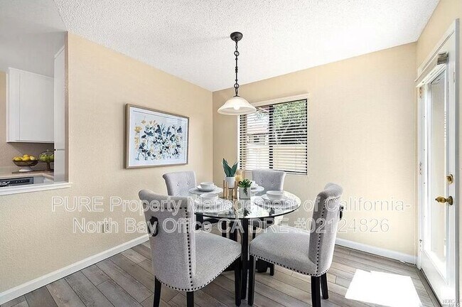Building Photo - 360 Park Pl Dr