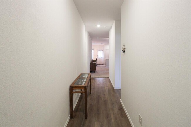 Foto del edificio - 2307 Red Sky Dr