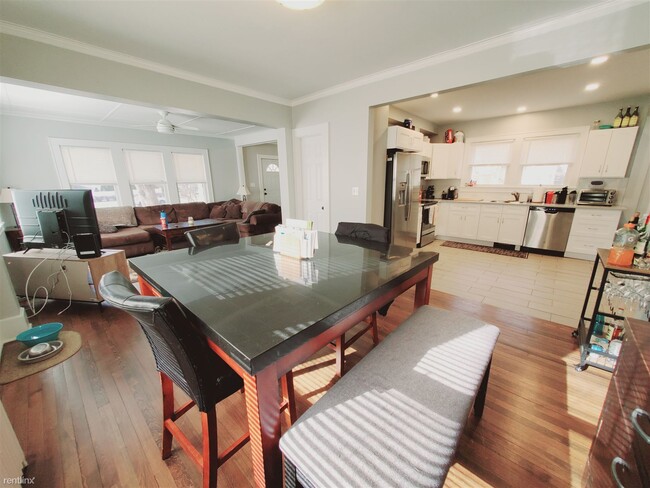 Building Photo - 3 br, 2 bath House - 775 High Ridge Rd