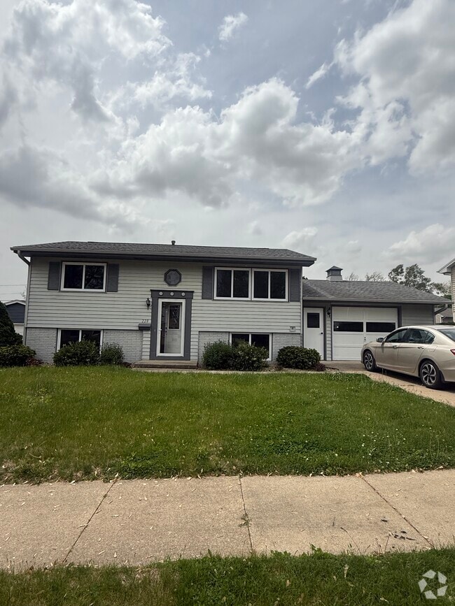 Building Photo - 228 Lenora Dr NW
