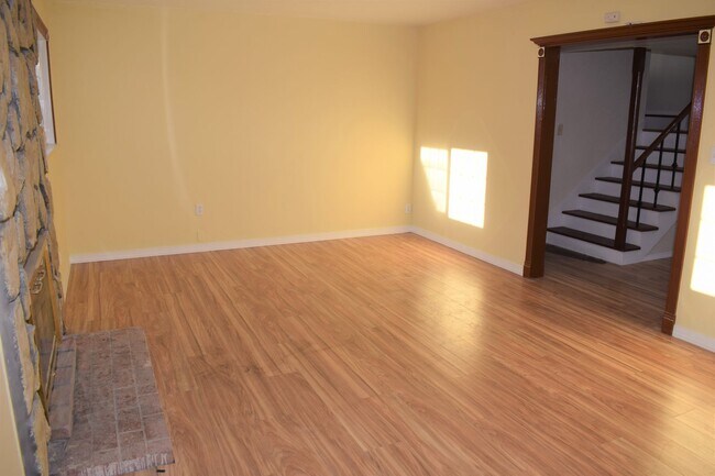 Foto del edificio - Resident Benefit Package Property